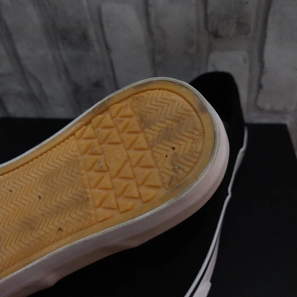 Mossimo Sneakers - Picture 7 of 7